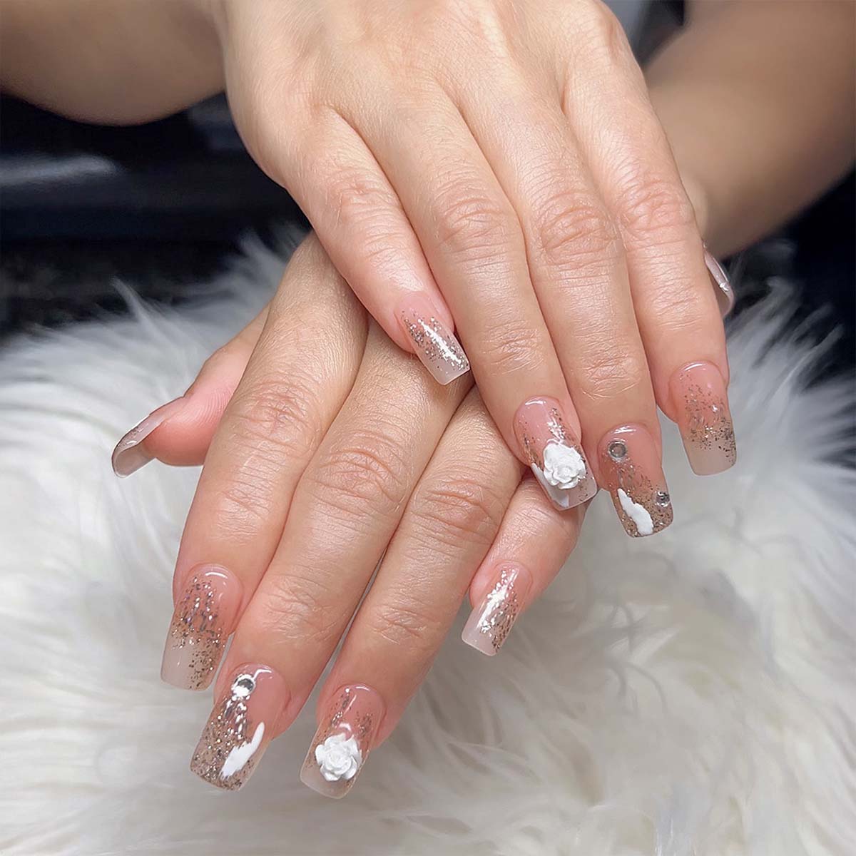 LUXURY Nails